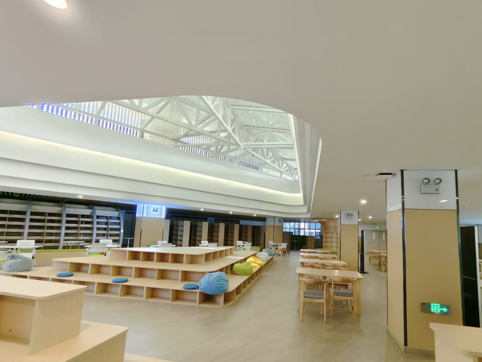 利来国际案例 | 锚定未来，助力南川中学打造西部教育数字化新标杆！